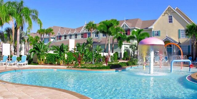 ヘンズ ラナウェイ ビーチ コンド