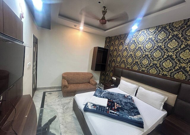 ホテル モーリャ デラックス