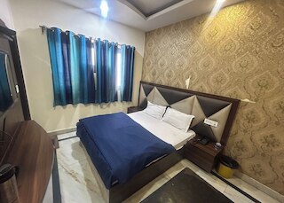 ホテル モーリャ デラックス