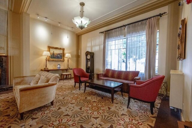 ザ バロネス ホテル