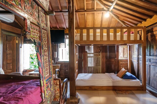 ツースペースズ リビング アット ブンガ デサ ジンバラン