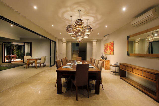 トリシャ クリフ ヴィラ カラン タンギ