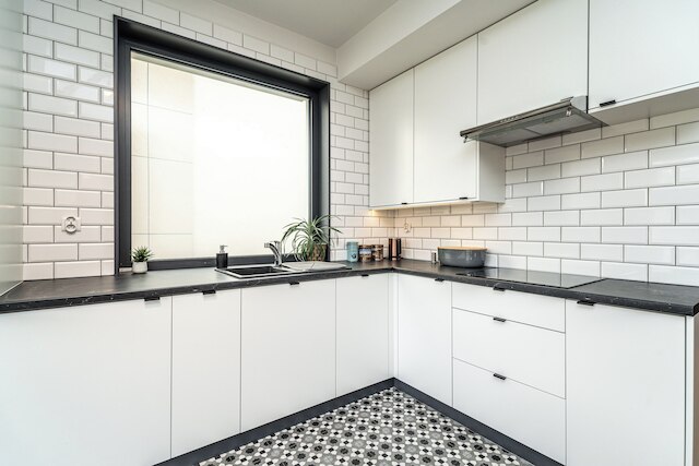 レントプラネット - カミエニカ レトマナ