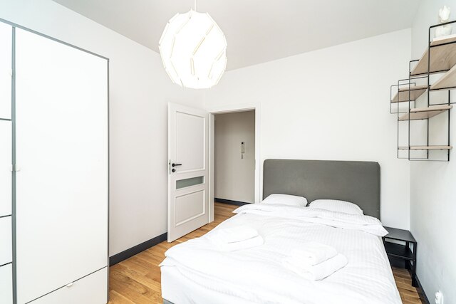 レントプラネット - カミエニカ レトマナ