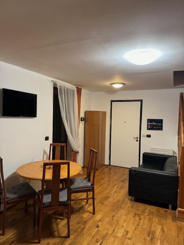 1 ベッド フラット - スリープス 4 - ペッツ - スモーキング オン テラス