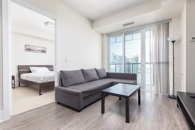 ワールド ワイド ステイズ スイート - CN タワー