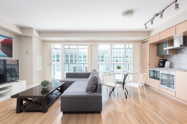 ワールド ワイド ステイズ スイート - CN タワー