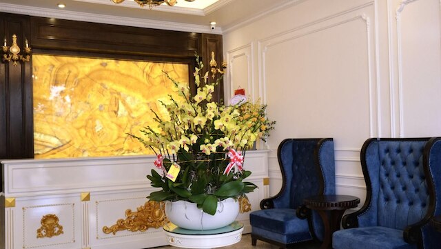 ロイヤルホテル タン トリ