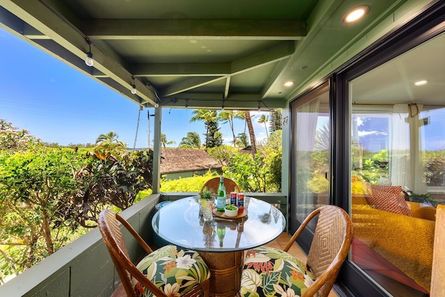 インターナショナル コロニー クラブ 22