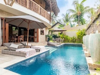 ヴィラ バンブーズ サリ