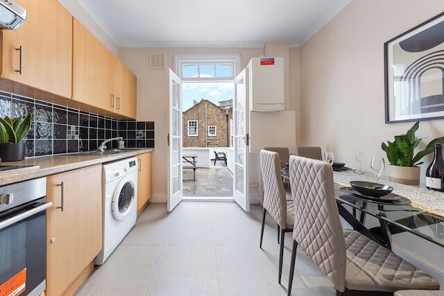 チャーミング デュプレックス アパートメント パディントン W2