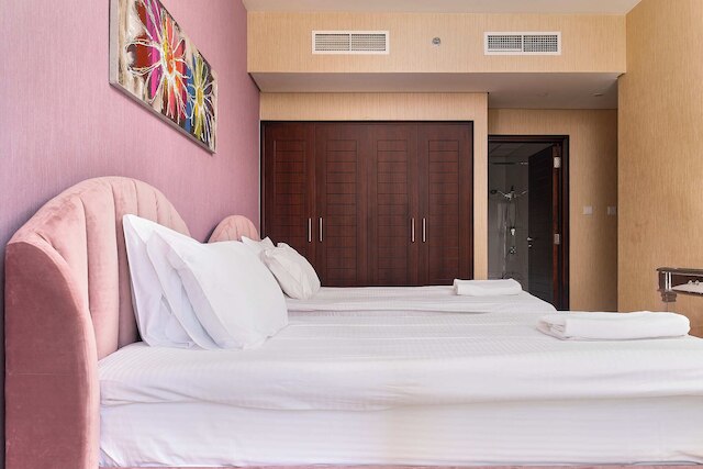 ベラビスタ プラッシュ 2BR ウィズ メイズルーム ブルバードセントラル