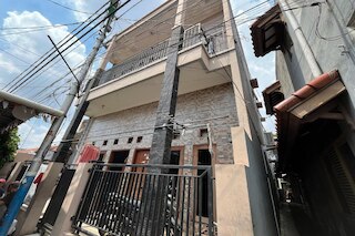 SPOT ON 93957 ヘニーコスト