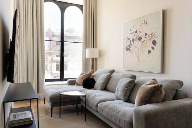 メゾン プラス ジャックカルティエ バイ ラグジュアリー イン トランジット