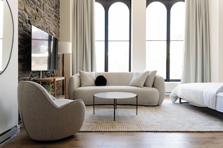 メゾン プラス ジャックカルティエ バイ ラグジュアリー イン トランジット