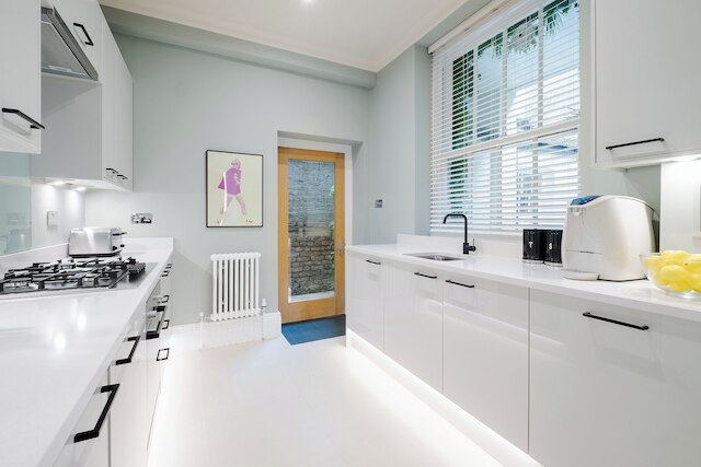 ラグジュアリーオアシス イン サウスケンジントン ウィズ エアコンディショナー