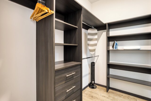 メデジン 148 バイ ミスター W