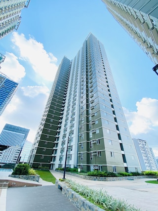 アビダ リアラ タワーズ バイ P&J