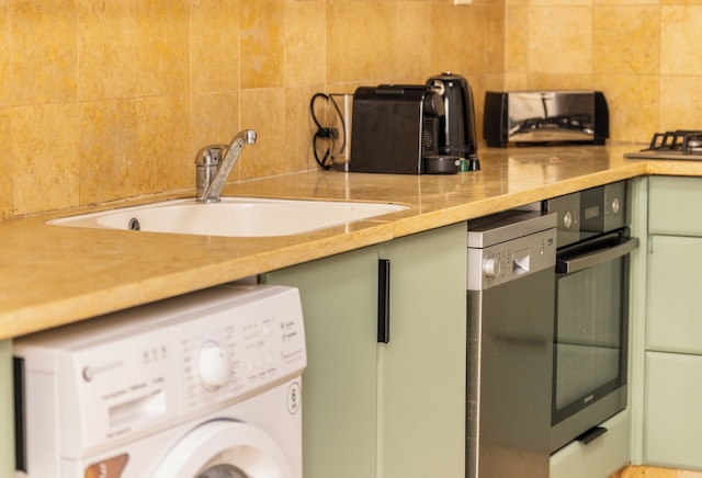 アンドロメダズ チャーム バイ シー N' レント