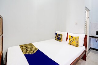 OYO 93940 アパルトメン メカルワンギ スクエア バイ リナ