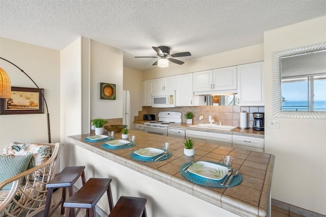 アイランド サーフ 614 2 ベッドルーム アパート