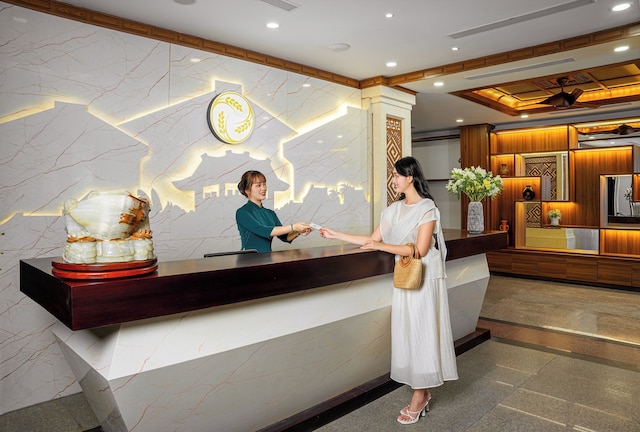 ザ サガ ホテル ホイアン