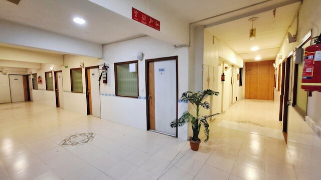 ホテル クリシュナ アーメダバード