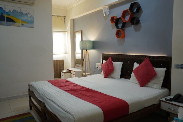 ホテル クリシュナ アーメダバード