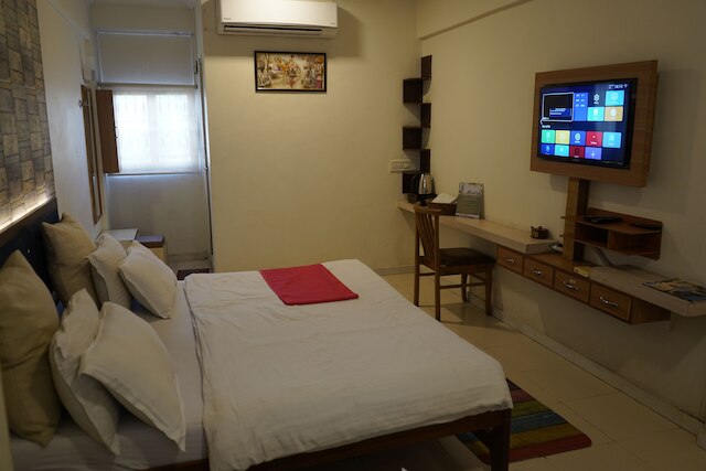 ホテル クリシュナ アーメダバード