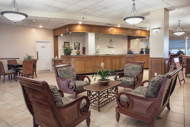 ロイヤル フロリディアン サウス バイ スピナカー