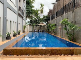 ニコズ ホテル 2