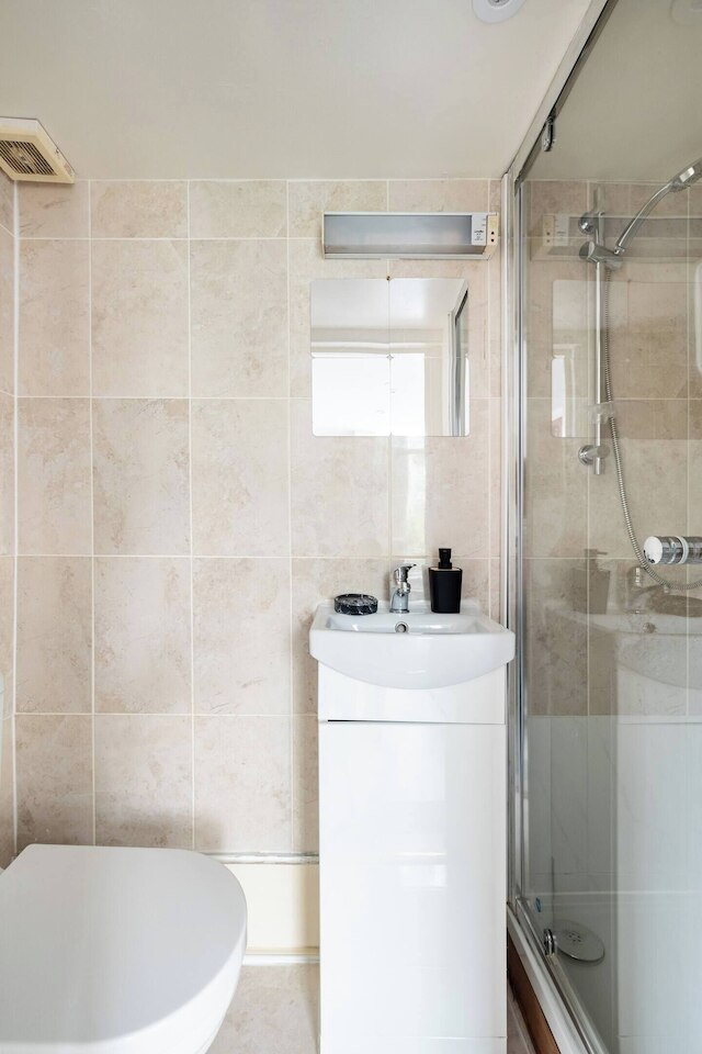 ウェスト オアシス - エスケープ フロム カオス