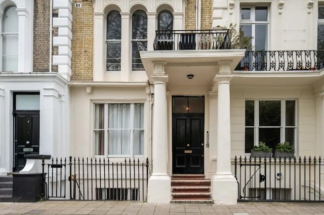 ウェスト オアシス - エスケープ フロム カオス