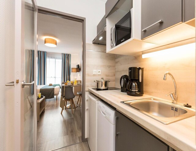 ラ ロシェルのビーチ近くのアパートメント