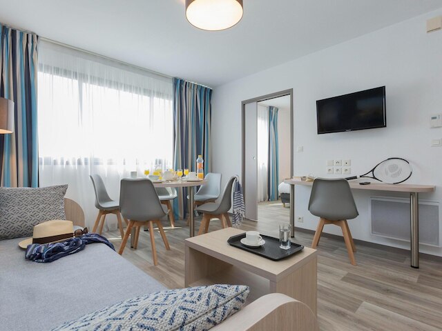 モダン アパートメント イン コースタルタウン ラ ロシェル