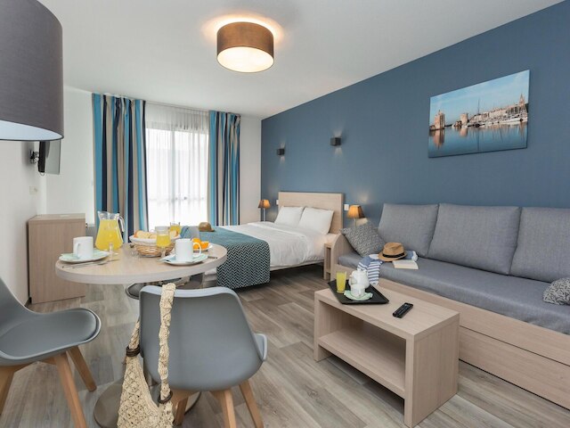 モダン アパートメント イン コースタルタウン ラ ロシェル