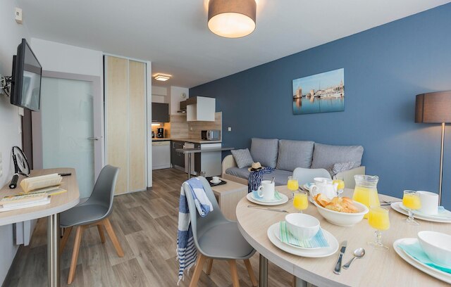 モダン アパートメント イン コースタルタウン ラ ロシェル