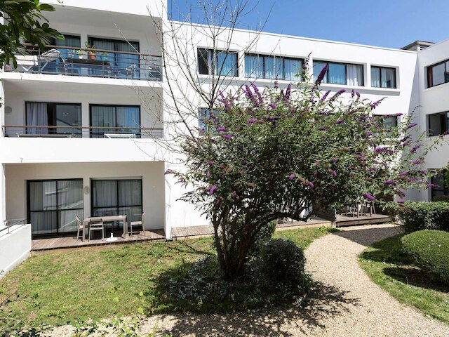 モダン アパートメント イン コースタルタウン ラ ロシェル