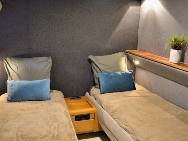 ラグジュアリー ヨット イン ラ ロシェル ウィズ ア テラス