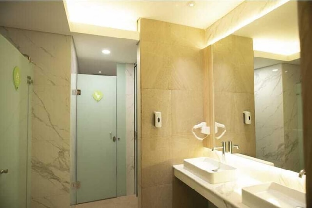 ホイズ カプセル タムリン ジャカルタ