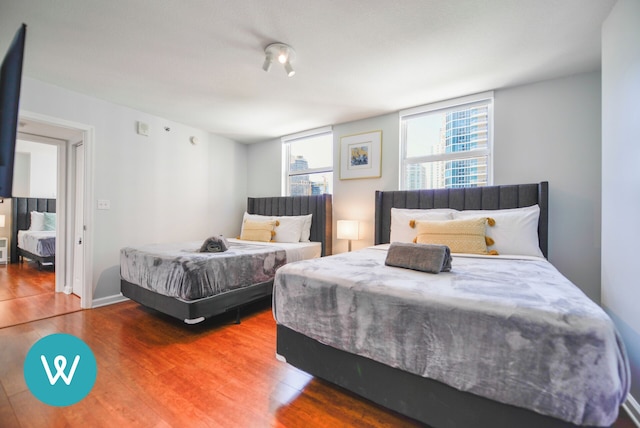 ブリッケル シティ ビュー コンド ウィズ プール