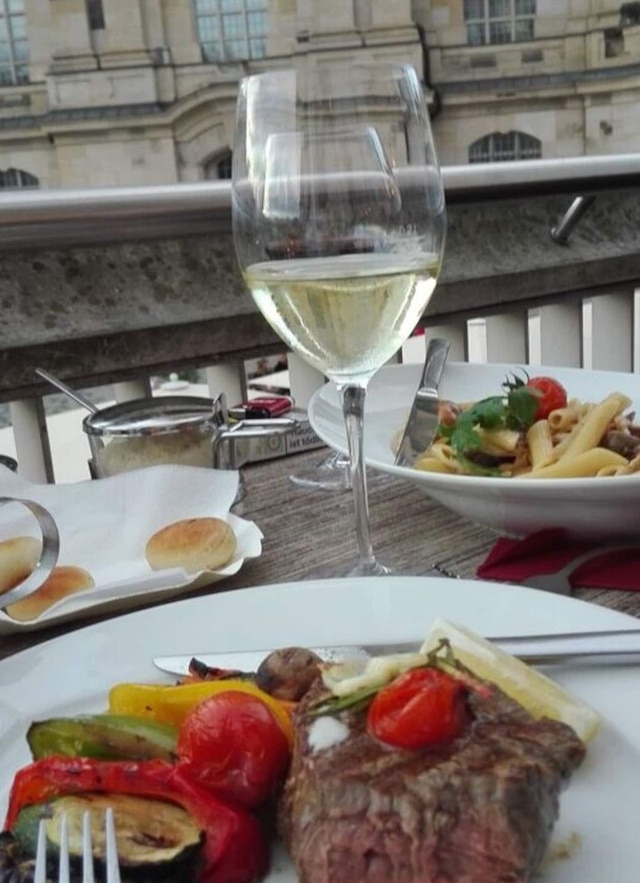 ナイス アパートメント イン ラデボイル