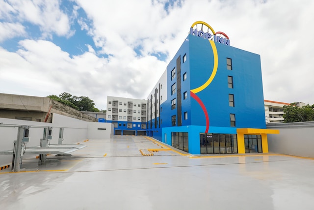 ホップ イン ホテル ダバオ