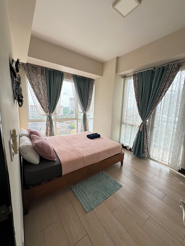 マクタン ニュートン コンド ウィズ プール アクセス