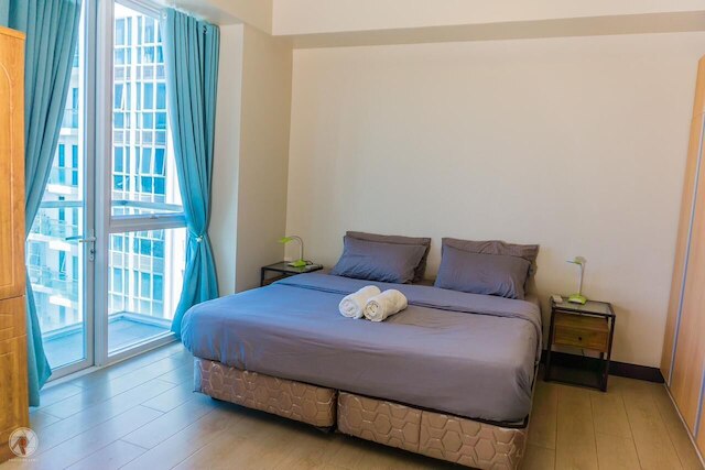 マクタン ニュートン コンド ウィズ プール アクセス