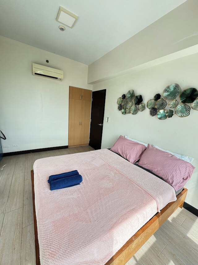 マクタン ニュートン コンド ウィズ プール アクセス