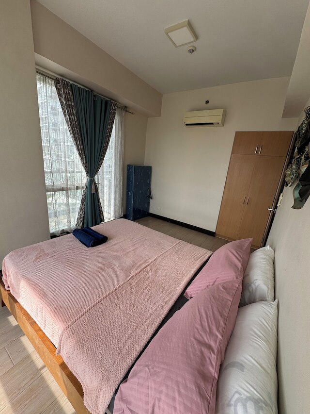 マクタン ニュートン コンド ウィズ プール アクセス