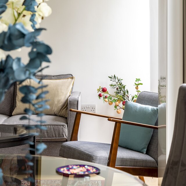 バルコニー サウス ケンジントン ラグジュアリー 2 ベッド アパートメント