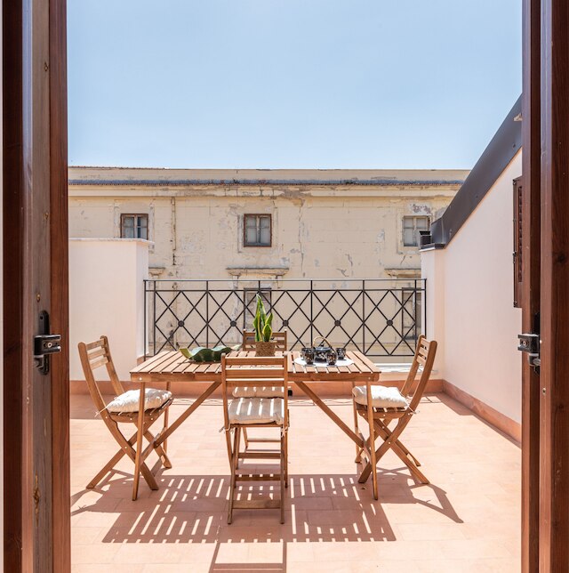 オレテアアパートメント ウィズ テラス by ワンダフルイタリー