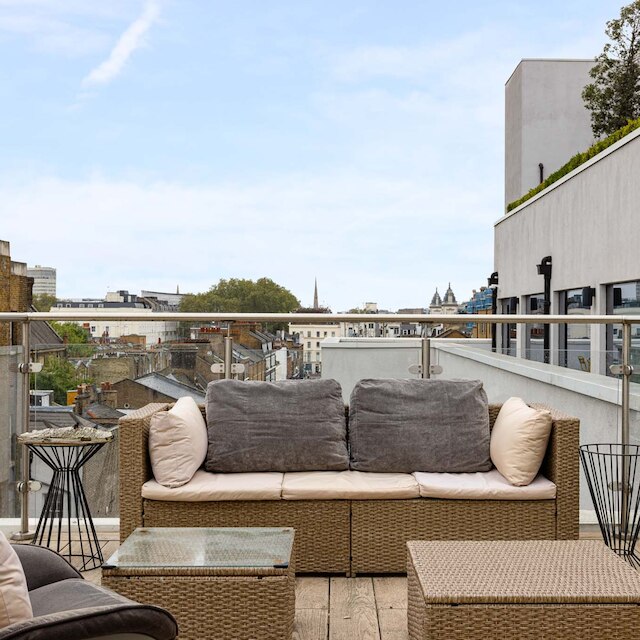 ペントハウス ウィズ ビューズ アクロス ロンドン